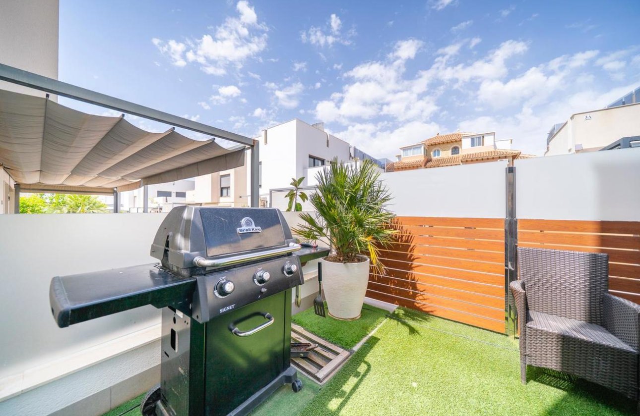 Resale - Villa -
Torrevieja - Costa Blanca