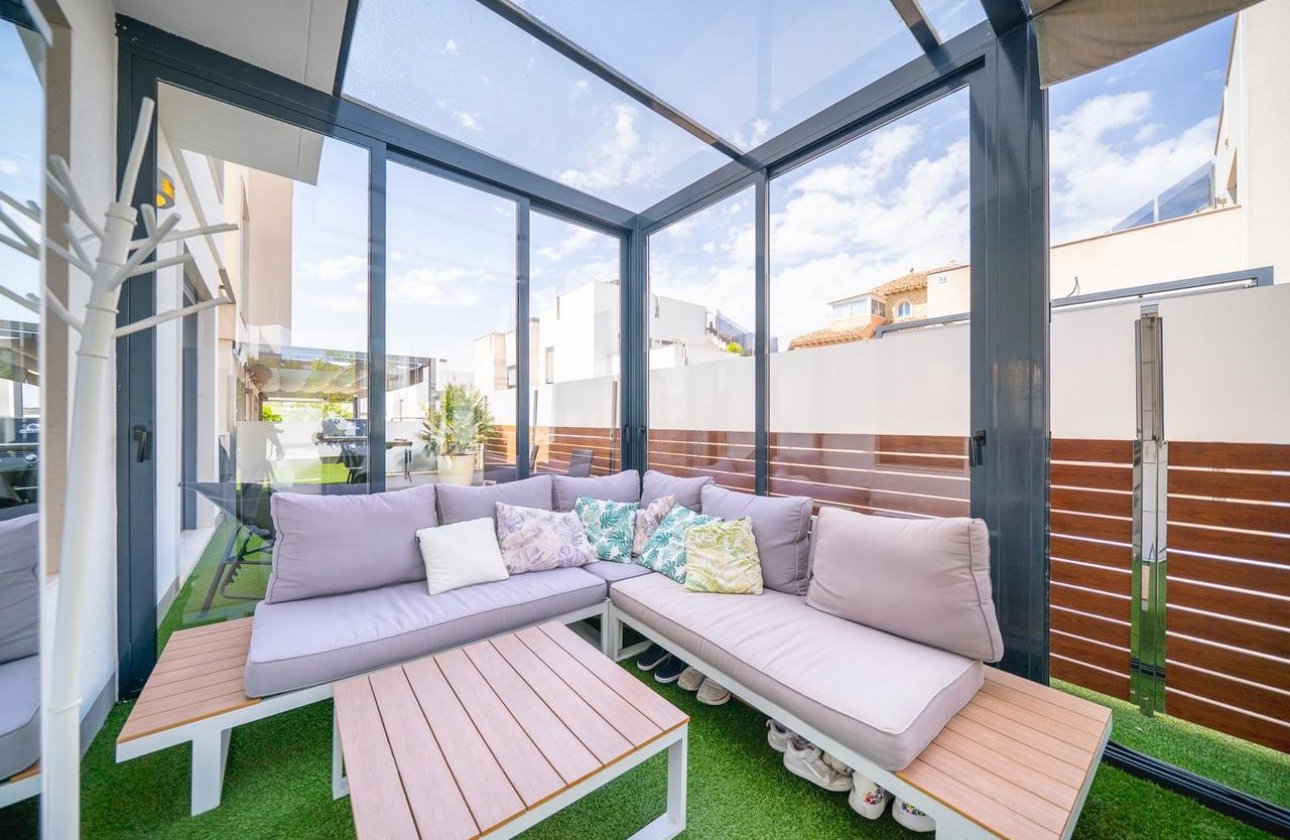 Resale - Villa -
Torrevieja - Costa Blanca