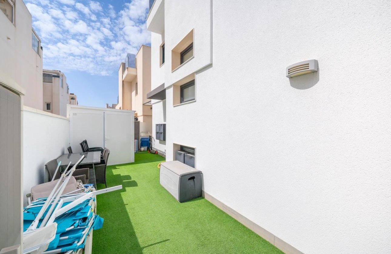 Resale - Villa -
Torrevieja - Costa Blanca