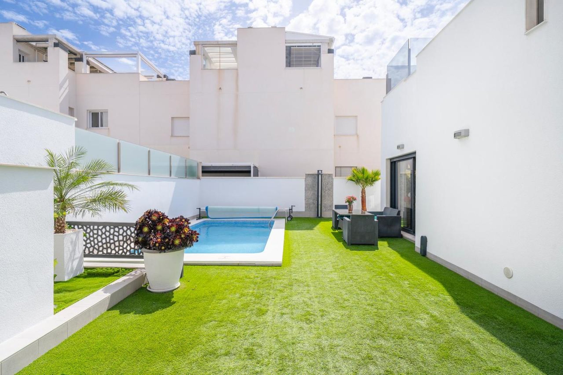 Resale - Villa -
Torrevieja - Costa Blanca