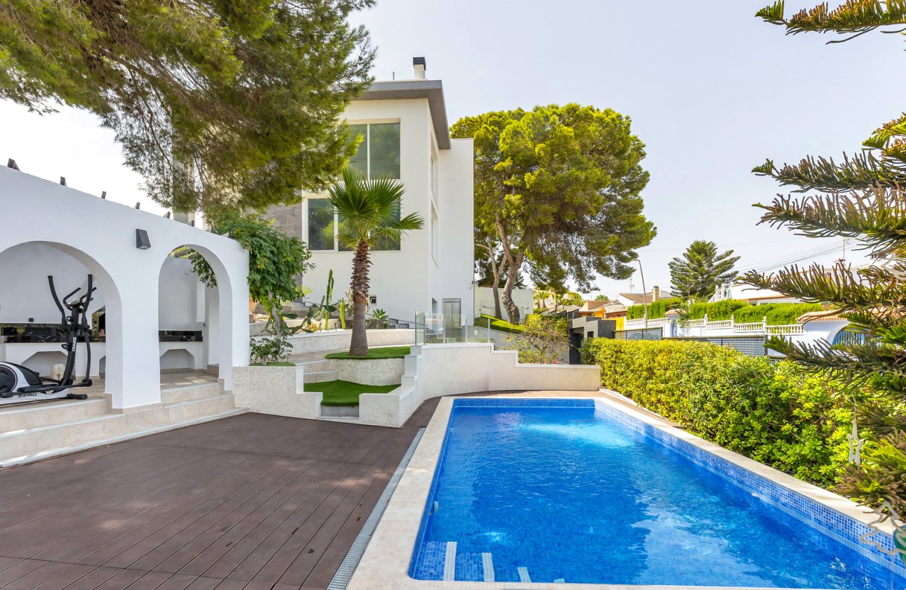 Resale - Villa -
Torrevieja - Costa Blanca