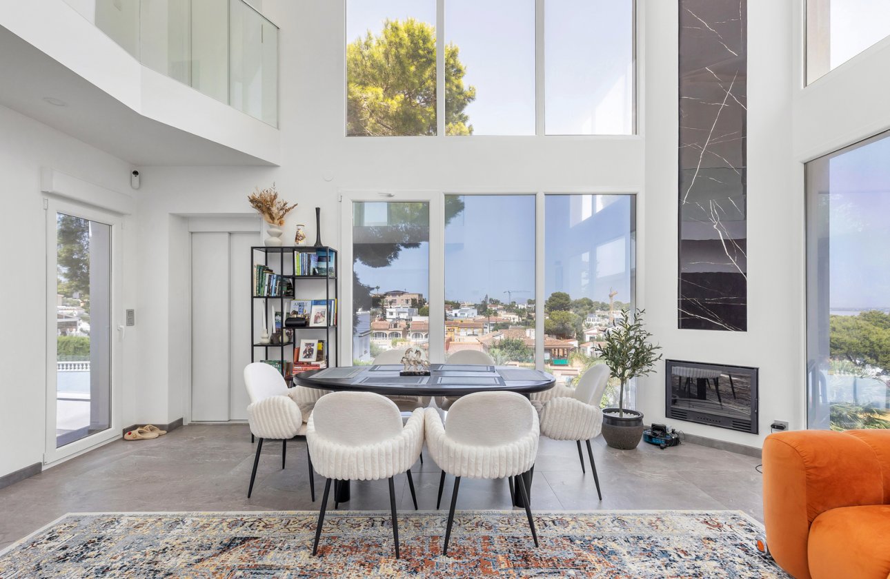 Resale - Villa -
Torrevieja - Costa Blanca