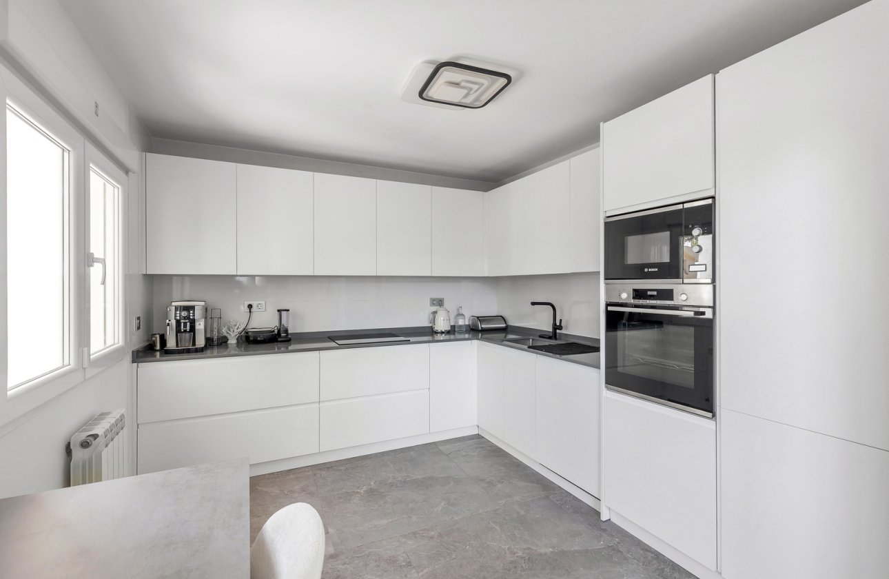 Resale - Villa -
Torrevieja - Costa Blanca