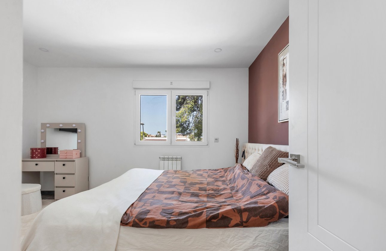 Resale - Villa -
Torrevieja - Costa Blanca
