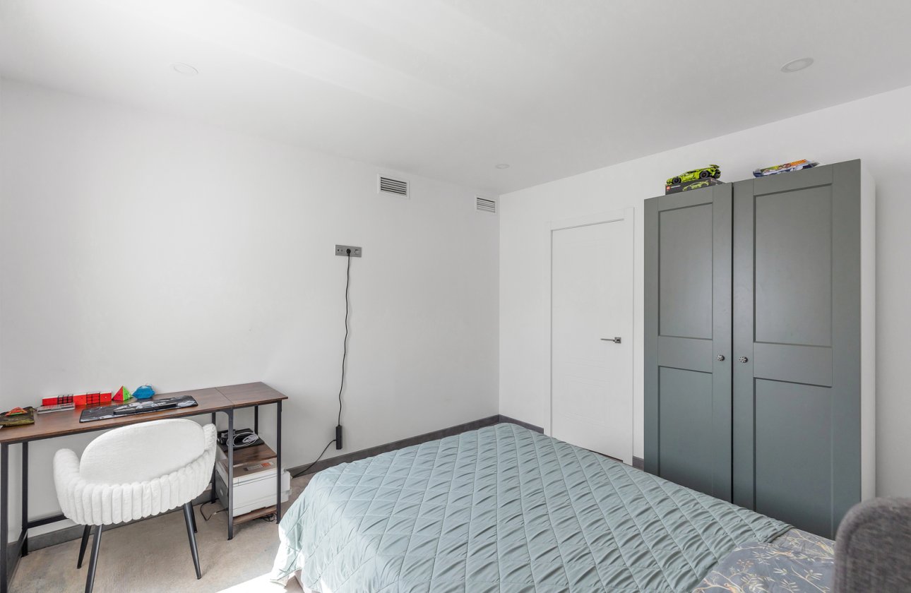 Resale - Villa -
Torrevieja - Costa Blanca
