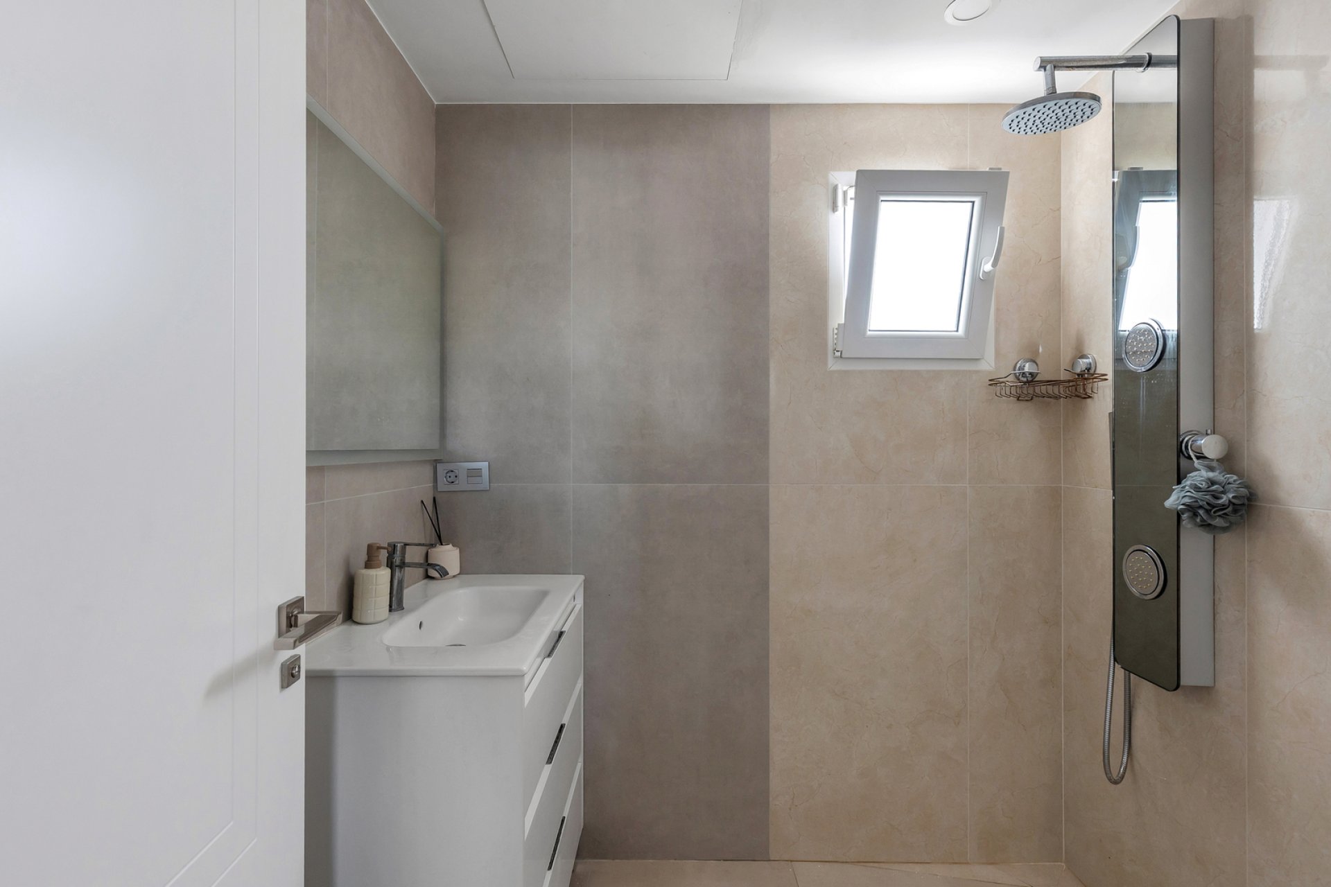 Resale - Villa -
Torrevieja - Costa Blanca