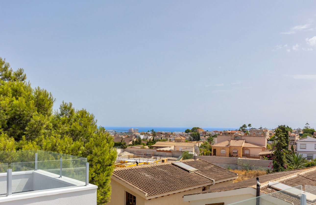 Resale - Villa -
Torrevieja - Costa Blanca