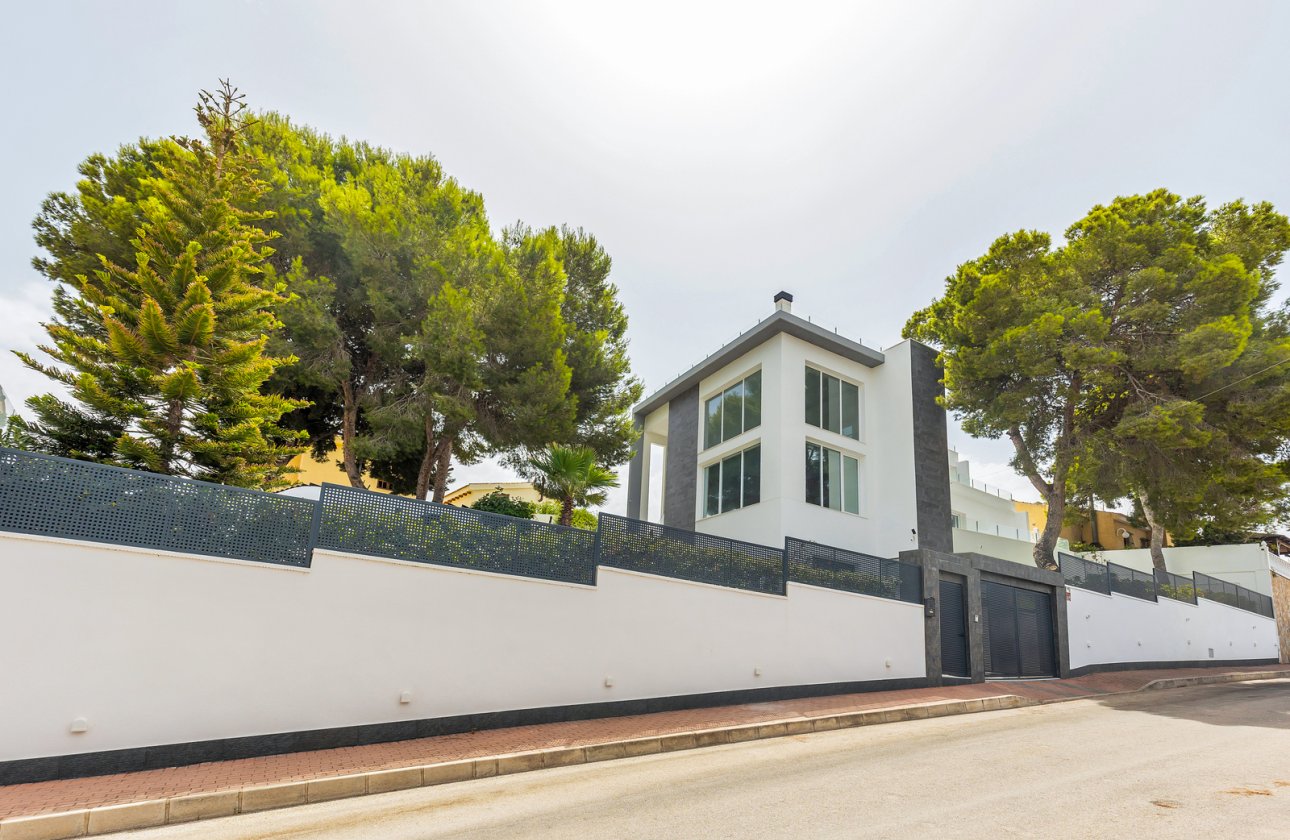 Resale - Villa -
Torrevieja - Costa Blanca