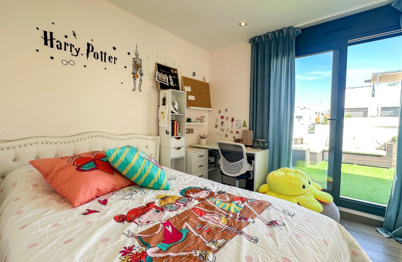 Resale - Villa -
Torrevieja - Costa Blanca