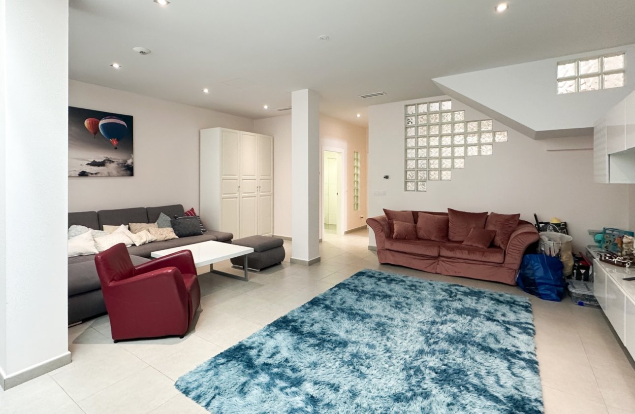 Resale - Villa -
Torrevieja - Costa Blanca