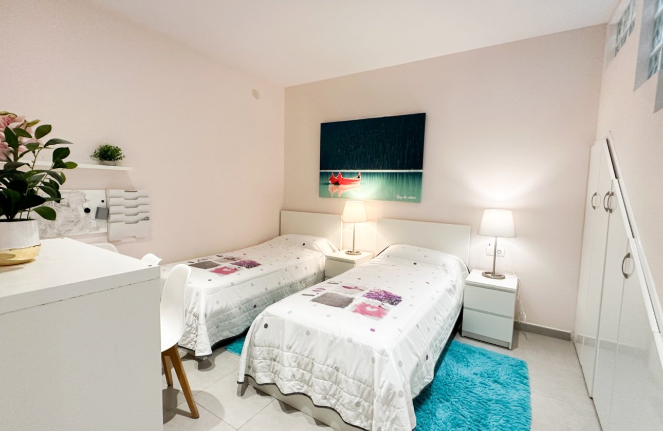 Resale - Villa -
Torrevieja - Costa Blanca