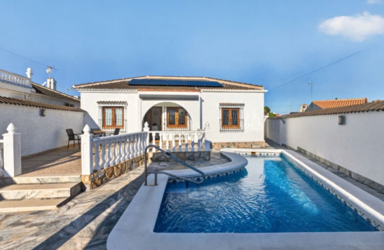 Resale - Villa -
Torrevieja - Costa Blanca