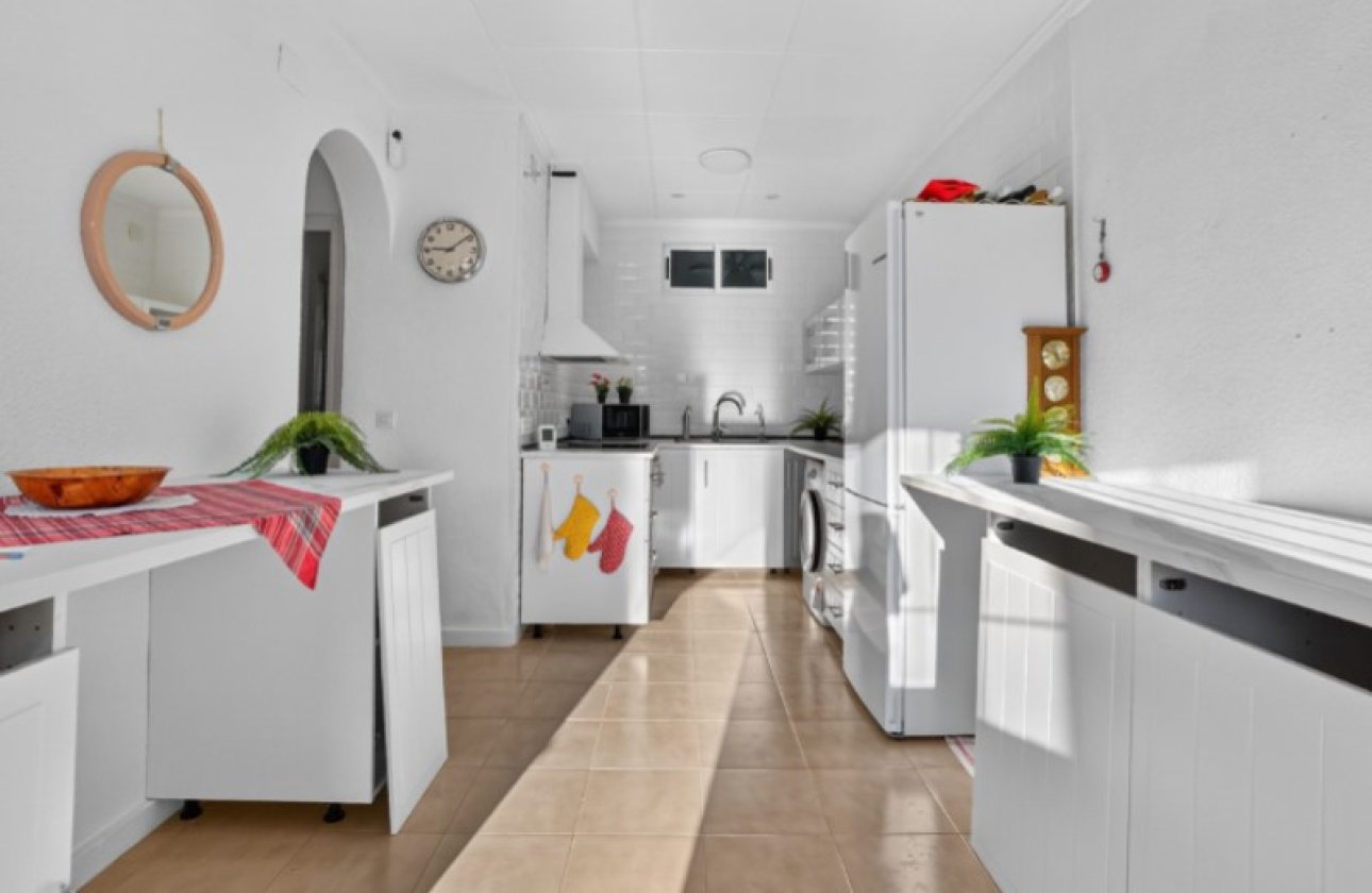 Resale - Villa -
Torrevieja - Costa Blanca