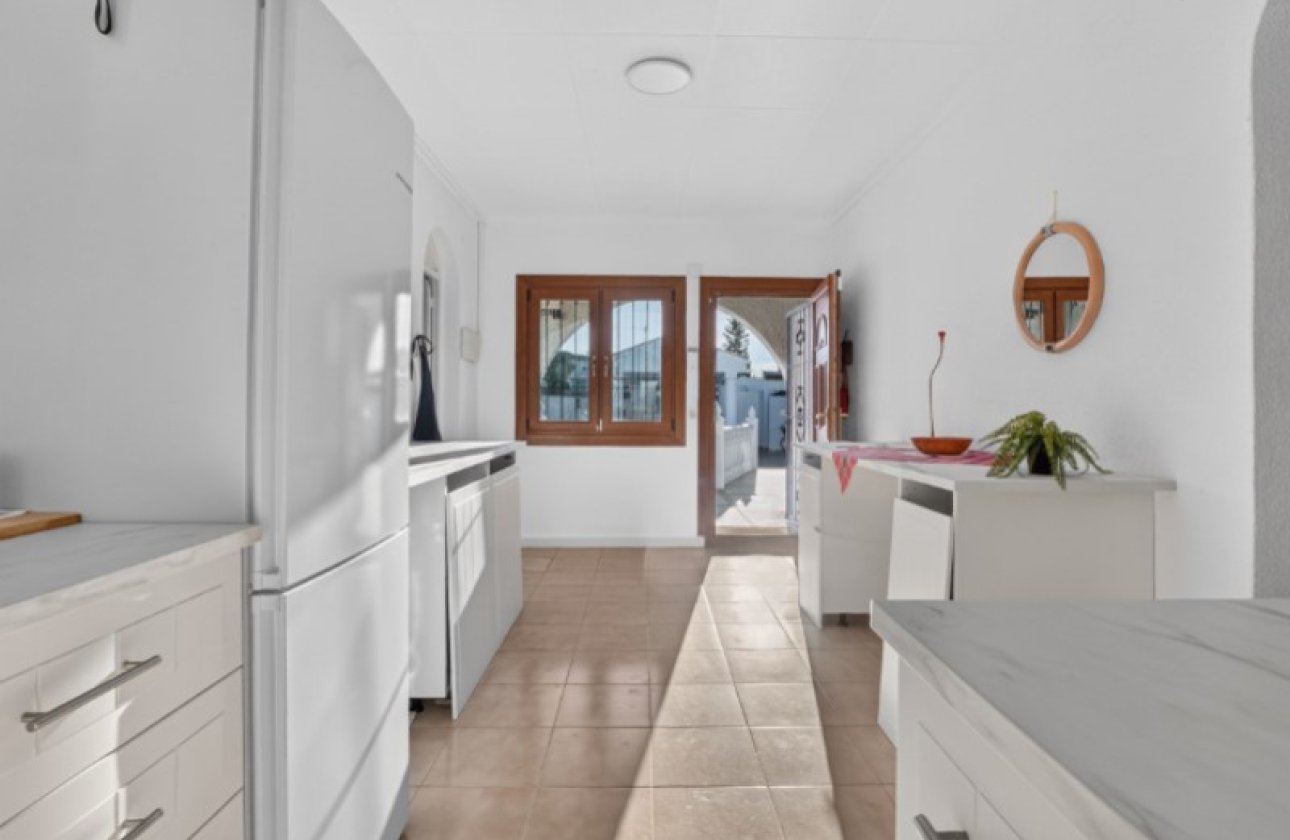 Resale - Villa -
Torrevieja - Costa Blanca