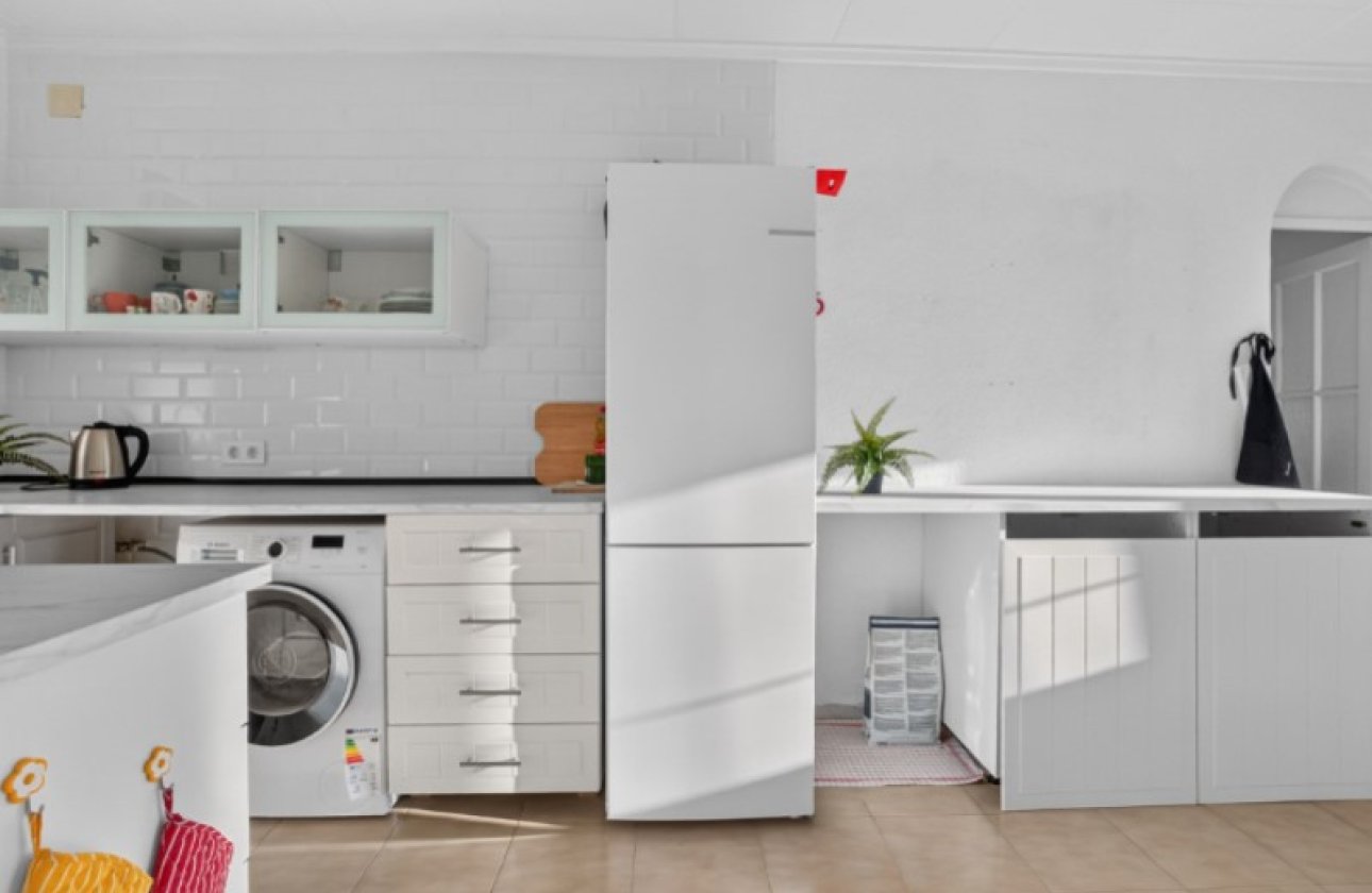 Resale - Villa -
Torrevieja - Costa Blanca