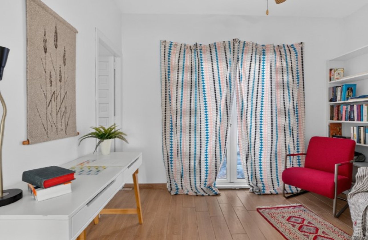 Resale - Villa -
Torrevieja - Costa Blanca