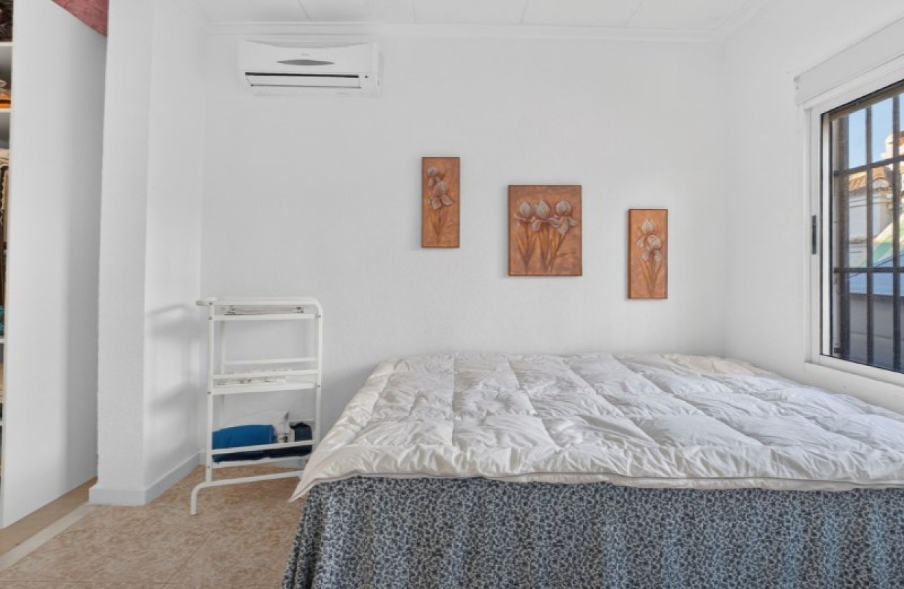 Resale - Villa -
Torrevieja - Costa Blanca