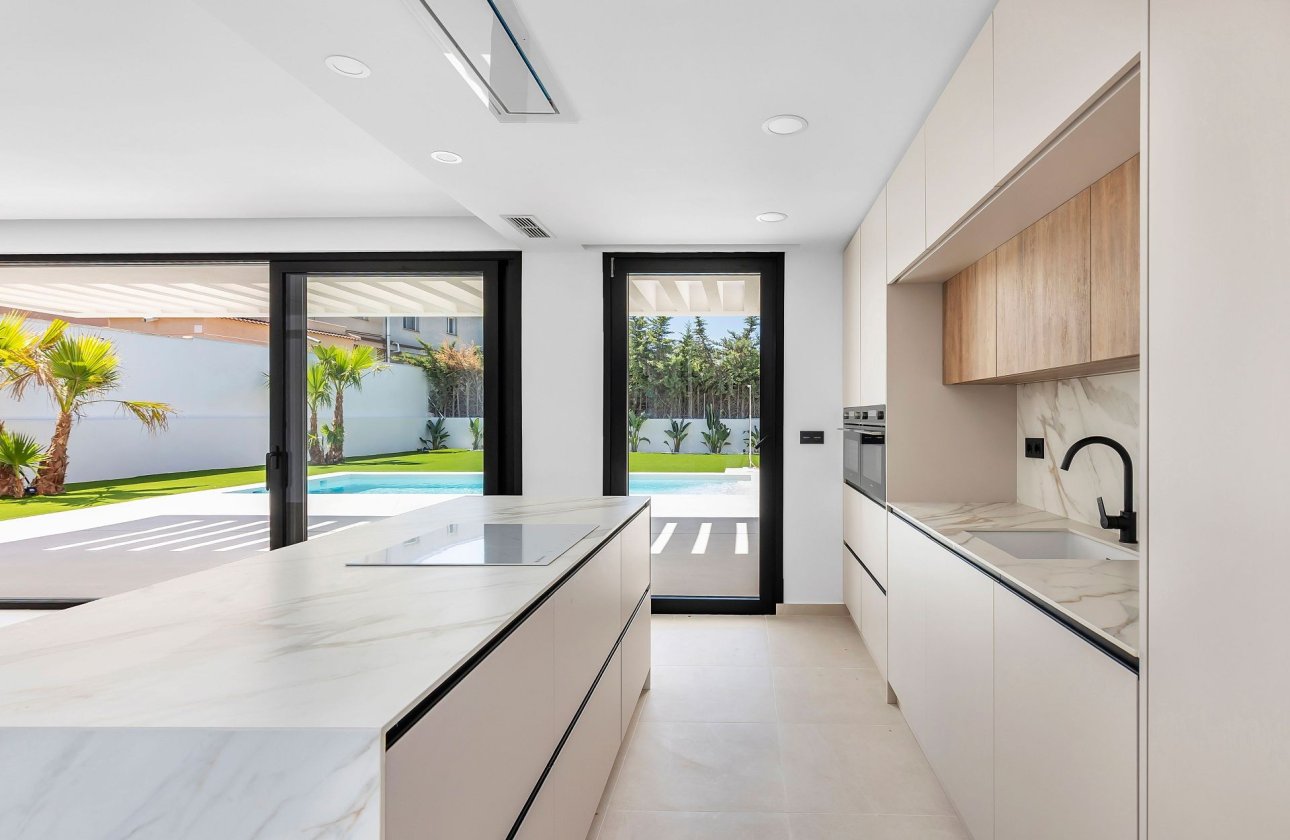 Resale - Villa -
Torrevieja - Costa Blanca