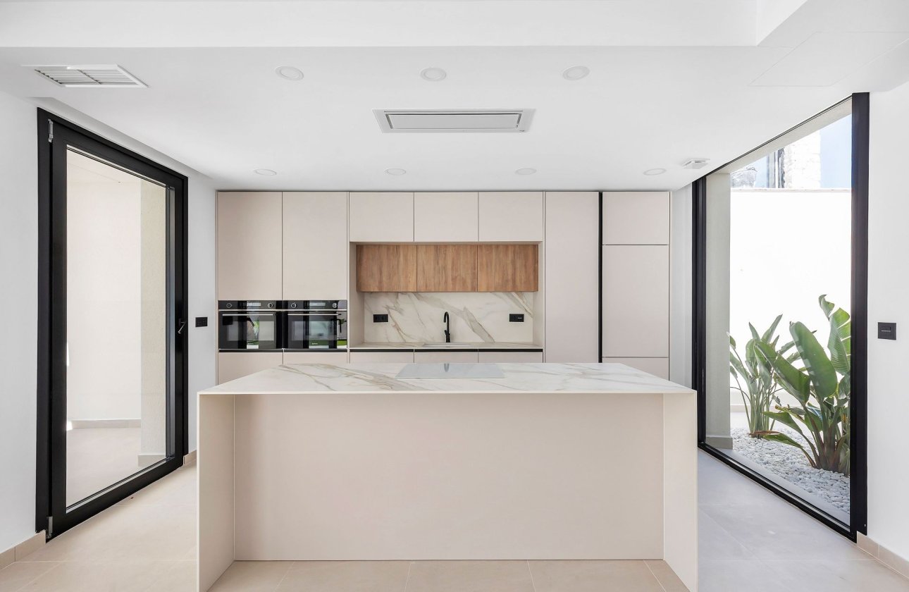 Resale - Villa -
Torrevieja - Costa Blanca