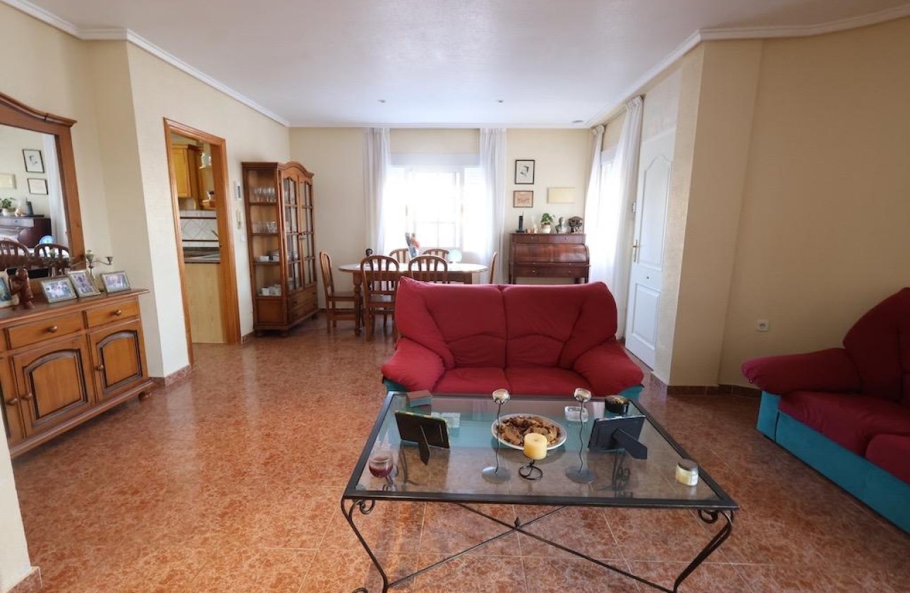Resale - Villa -
Torrevieja - Costa Blanca