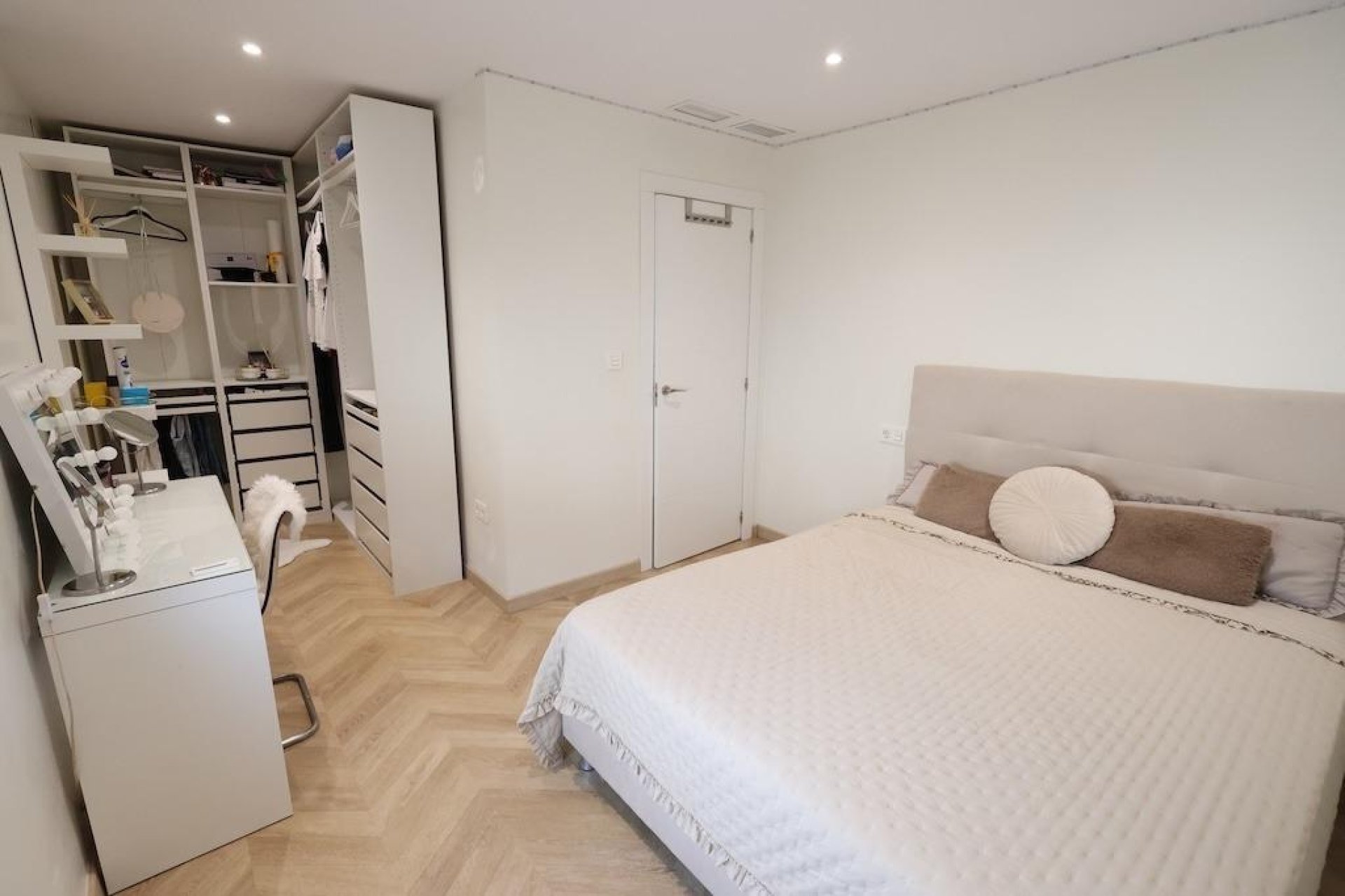 Resale - Villa -
Torrevieja - Costa Blanca