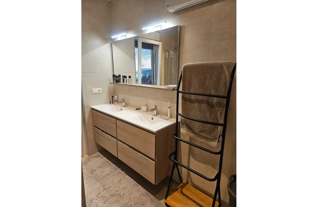 Resale - Villa -
Torrevieja - Costa Blanca