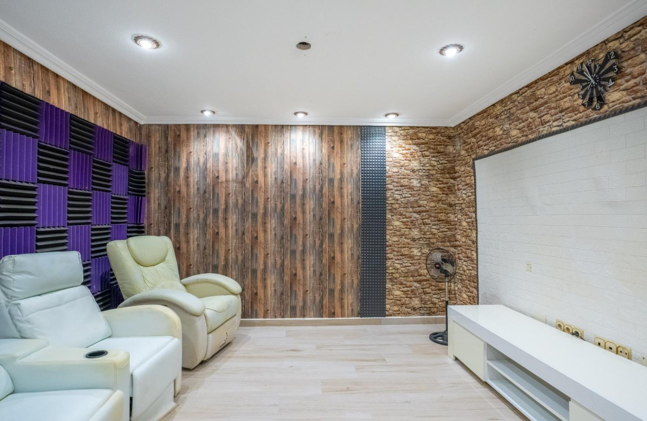 Resale - Villa -
Torrevieja - El Chaparral