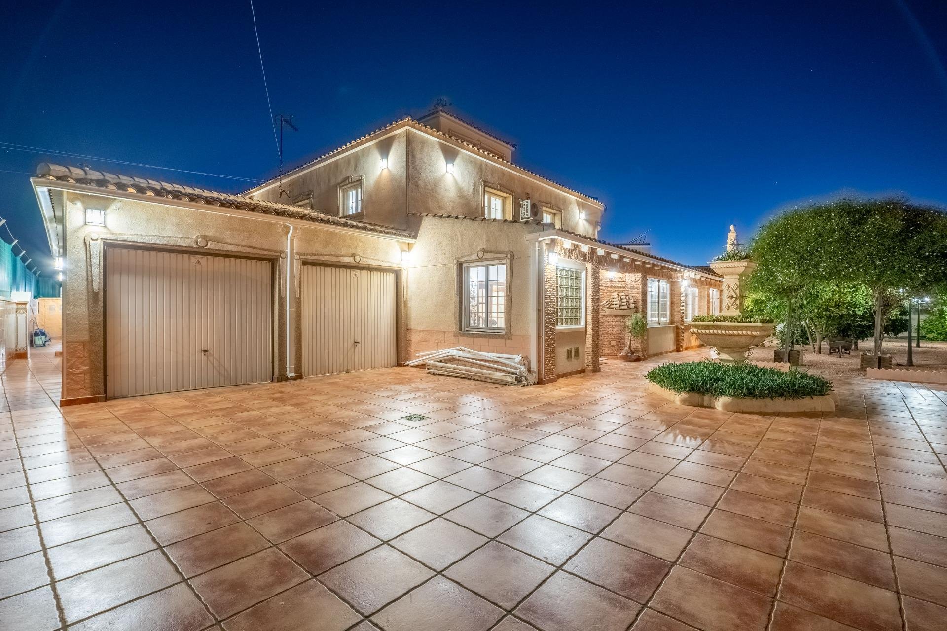 Resale - Villa -
Torrevieja - El Chaparral