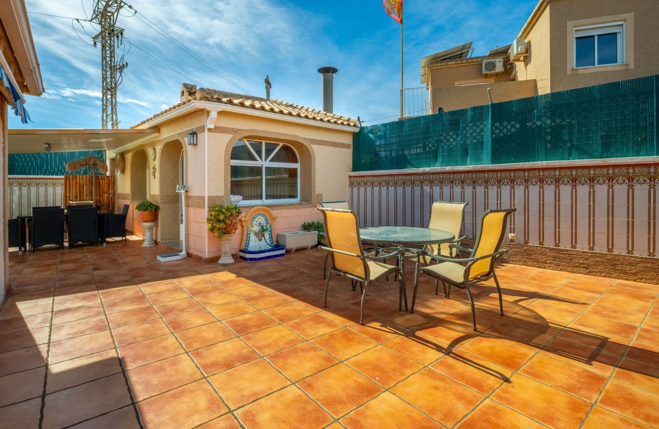 Resale - Villa -
Torrevieja - El Chaparral