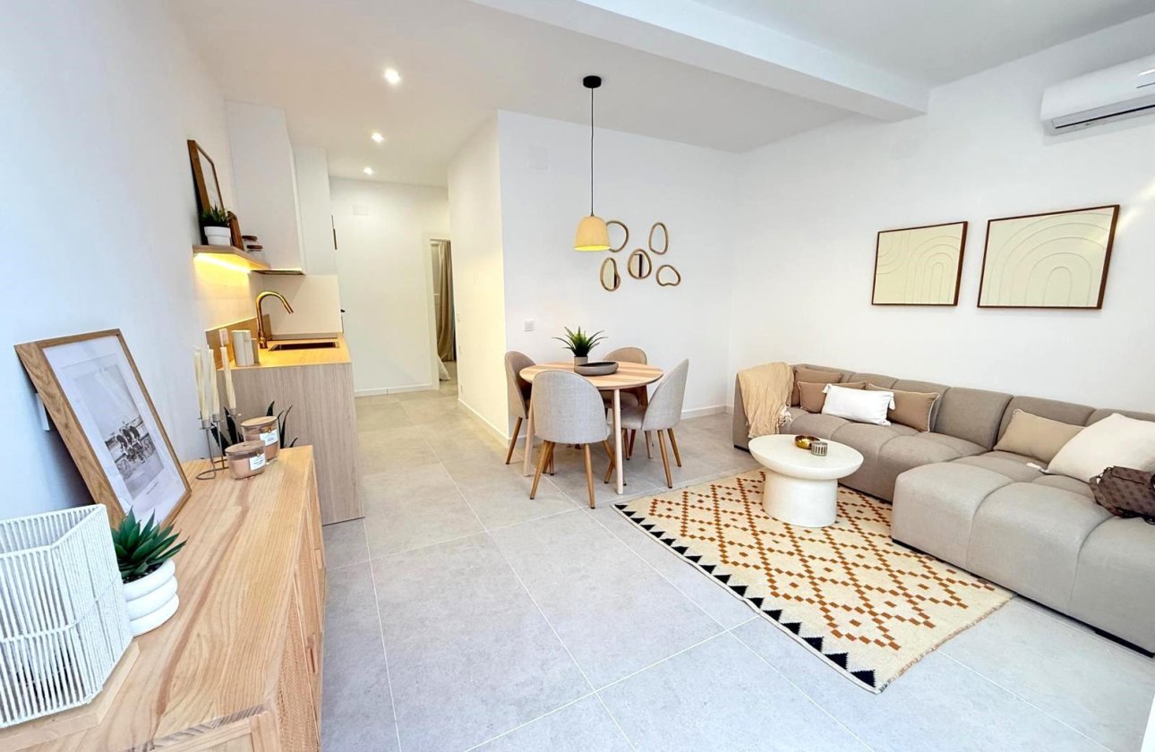 Resale - Villa -
Torrevieja - El Chaparral