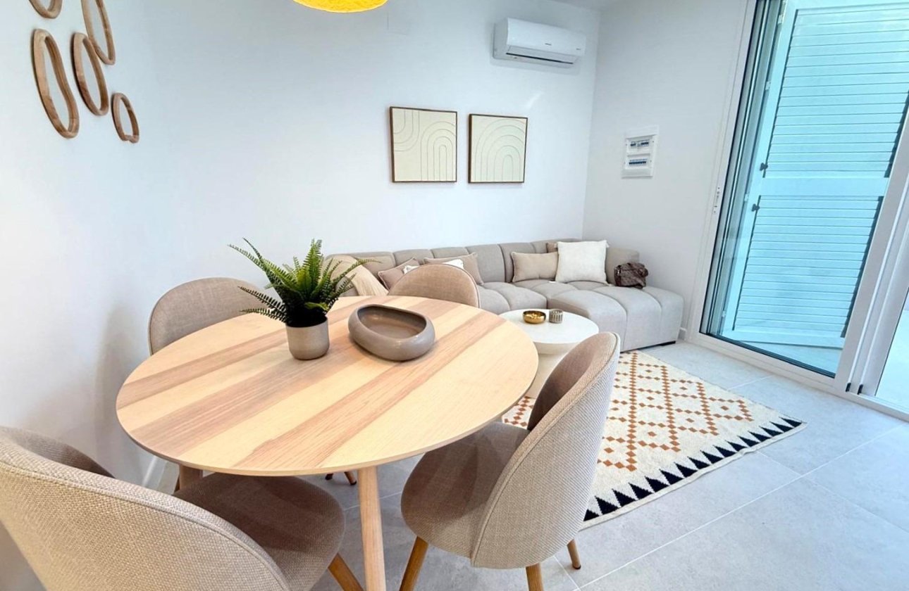 Resale - Villa -
Torrevieja - El Chaparral