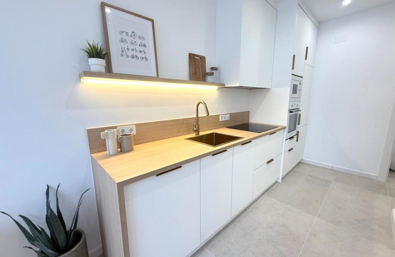 Resale - Villa -
Torrevieja - El Chaparral