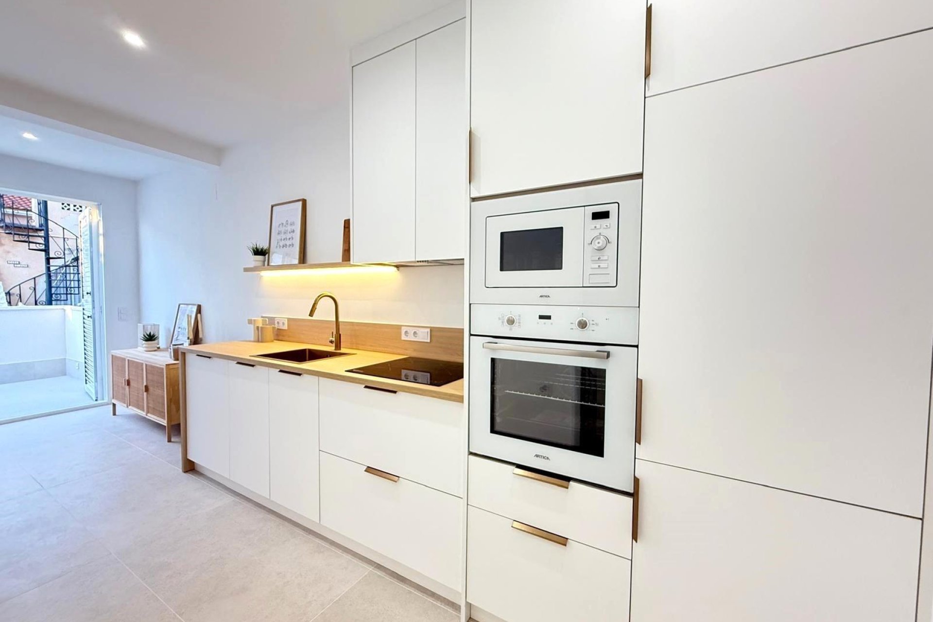 Resale - Villa -
Torrevieja - El Chaparral