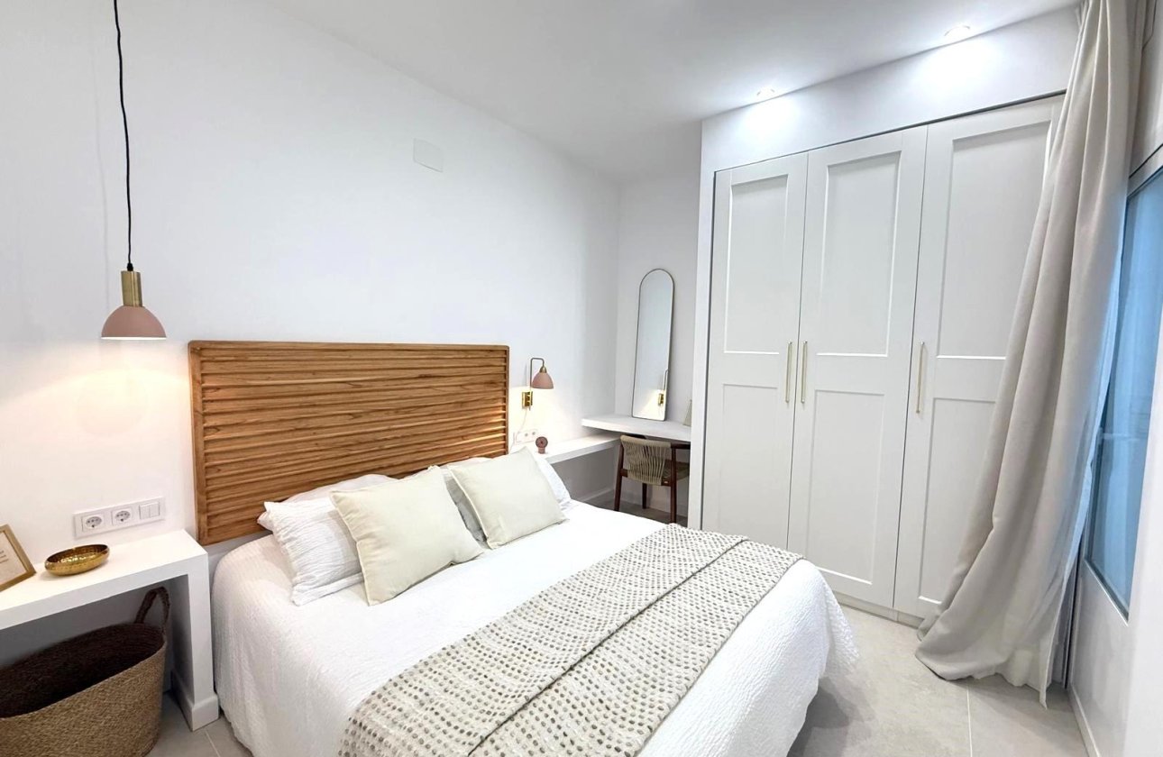 Resale - Villa -
Torrevieja - El Chaparral