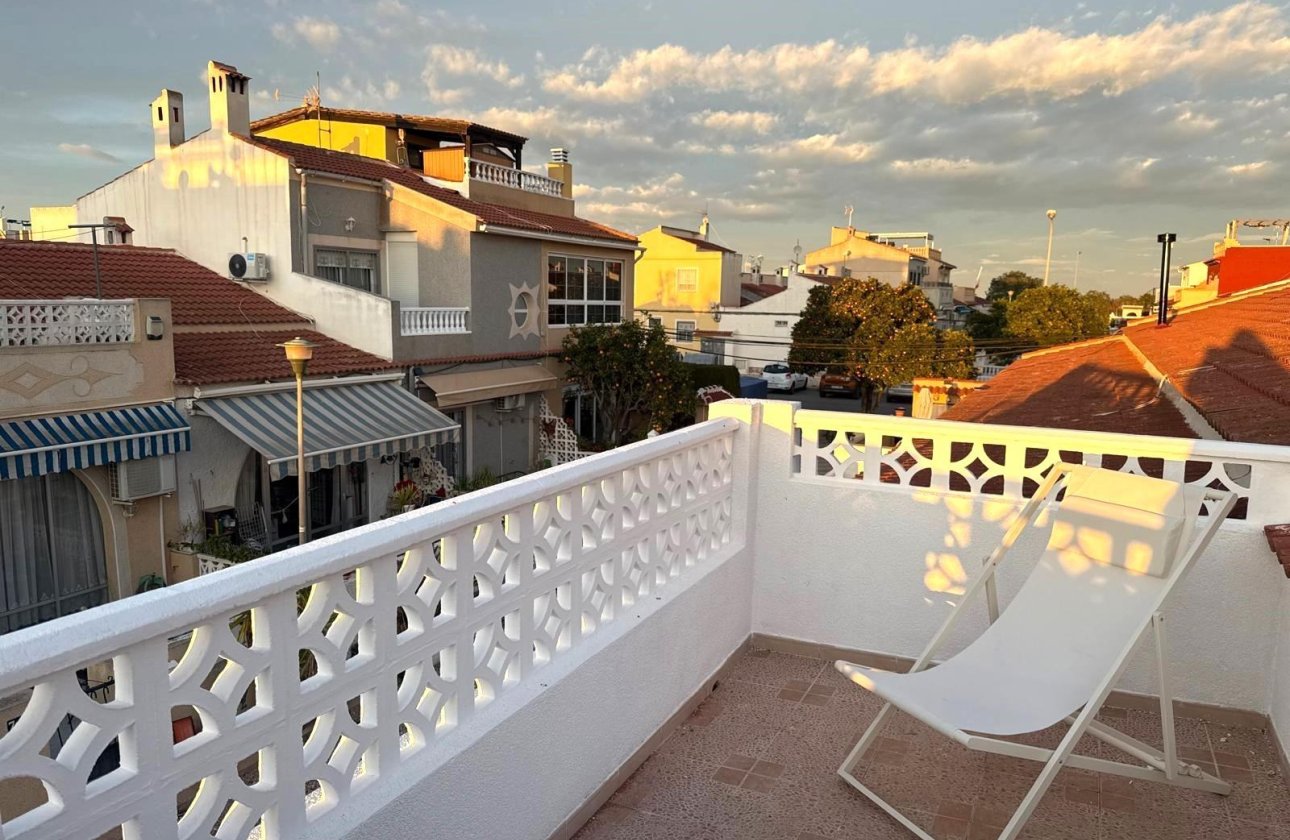 Resale - Villa -
Torrevieja - El Chaparral