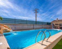 Resale - Villa -
Torrevieja - El Chaparral