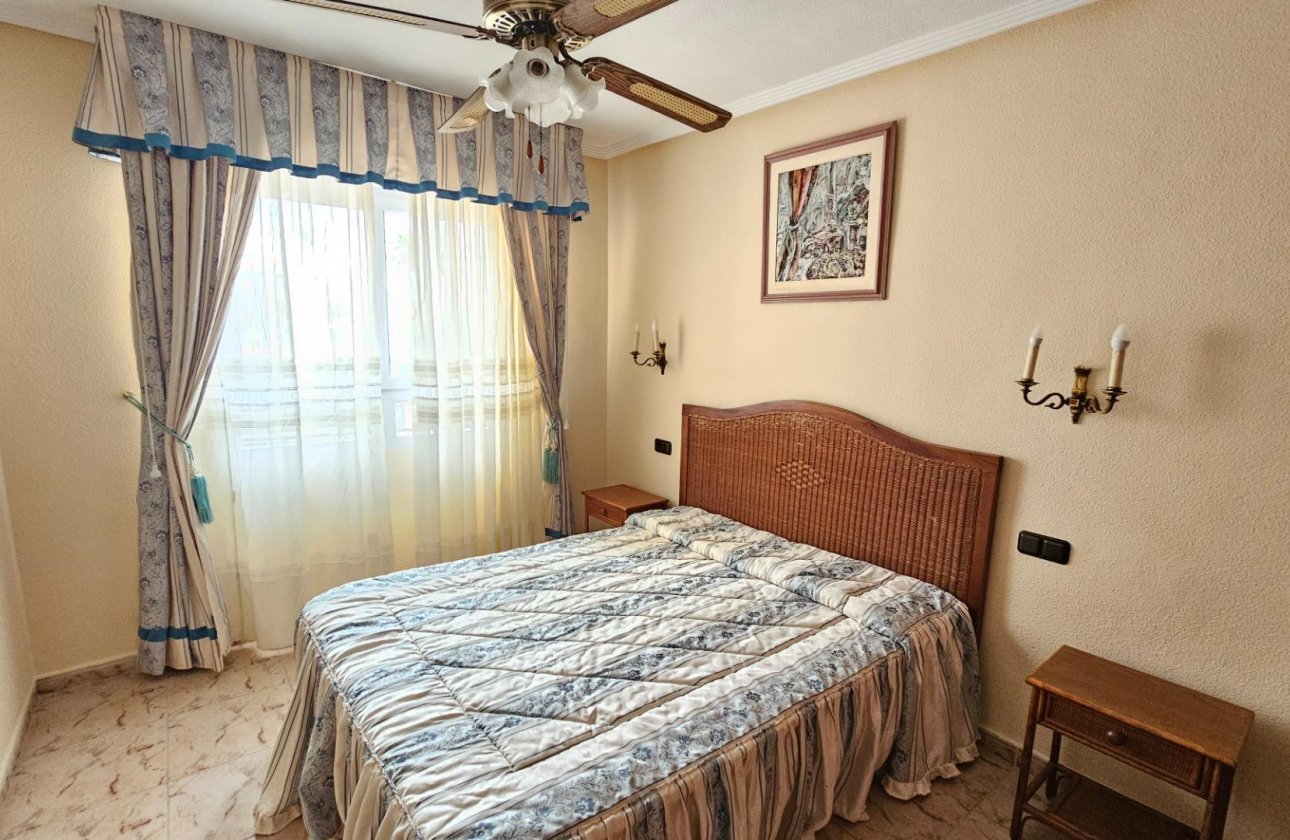 Resale - Villa -
Torrevieja - El Chaparral