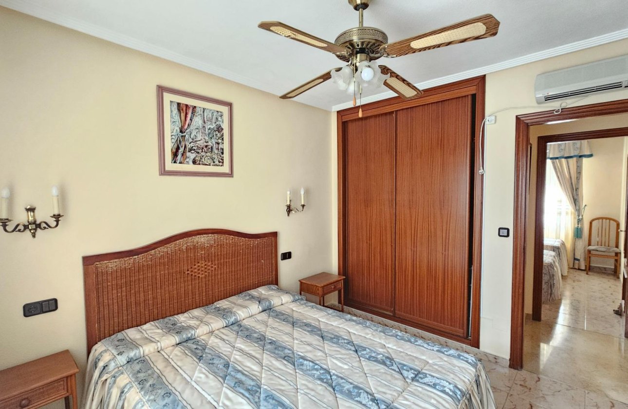 Resale - Villa -
Torrevieja - El Chaparral