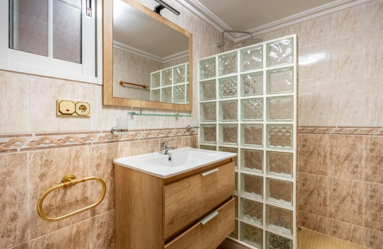 Resale - Villa -
Torrevieja - El Chaparral