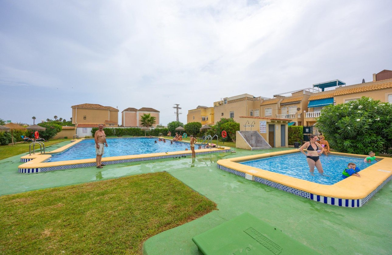 Resale - Villa -
Torrevieja - El Limonar