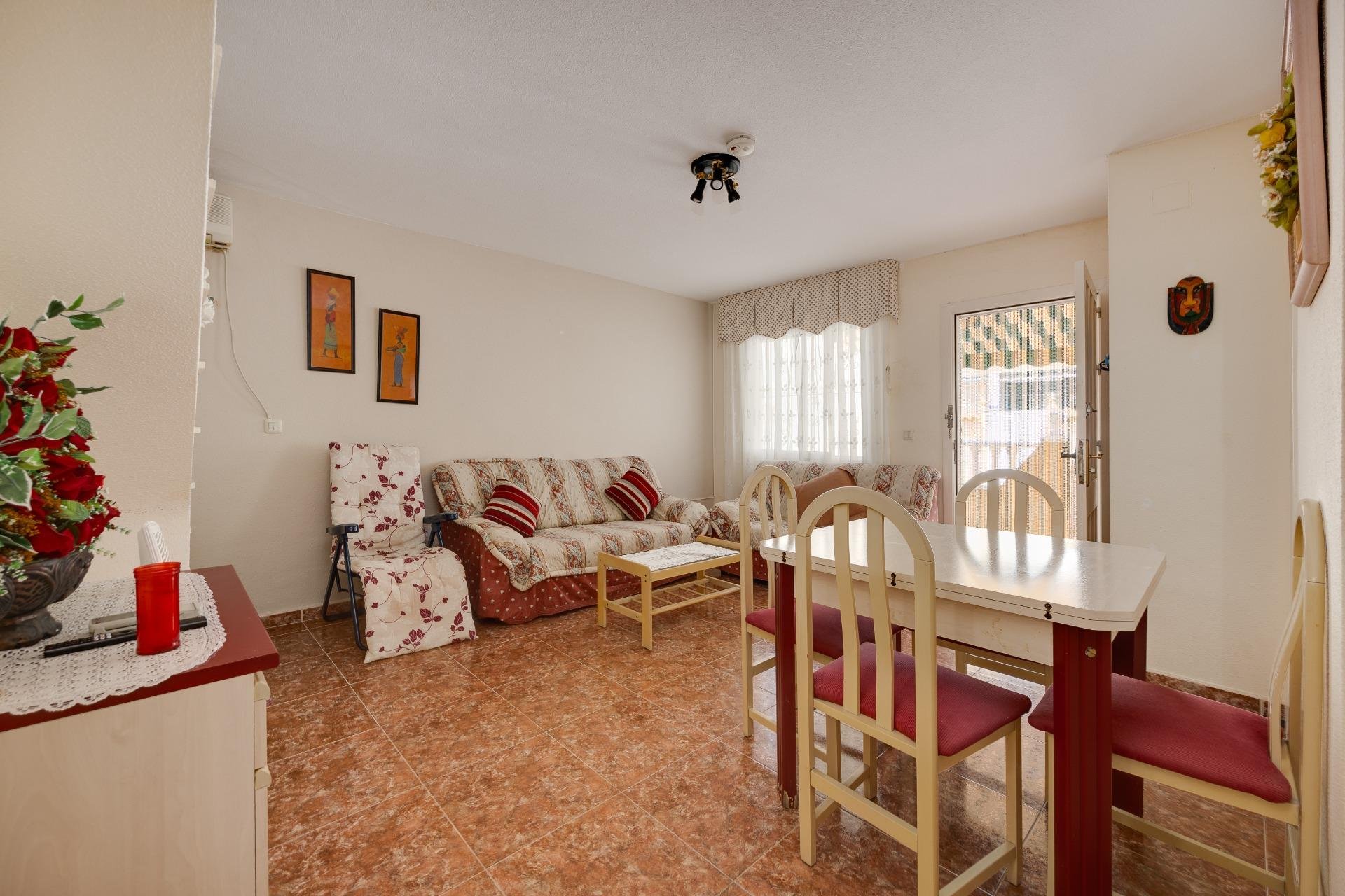 Resale - Villa -
Torrevieja - El Limonar