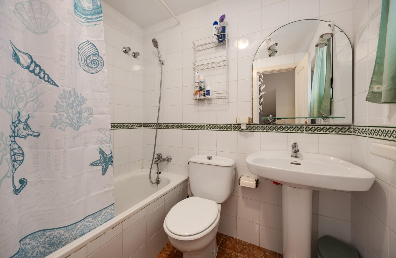 Resale - Villa -
Torrevieja - El Limonar