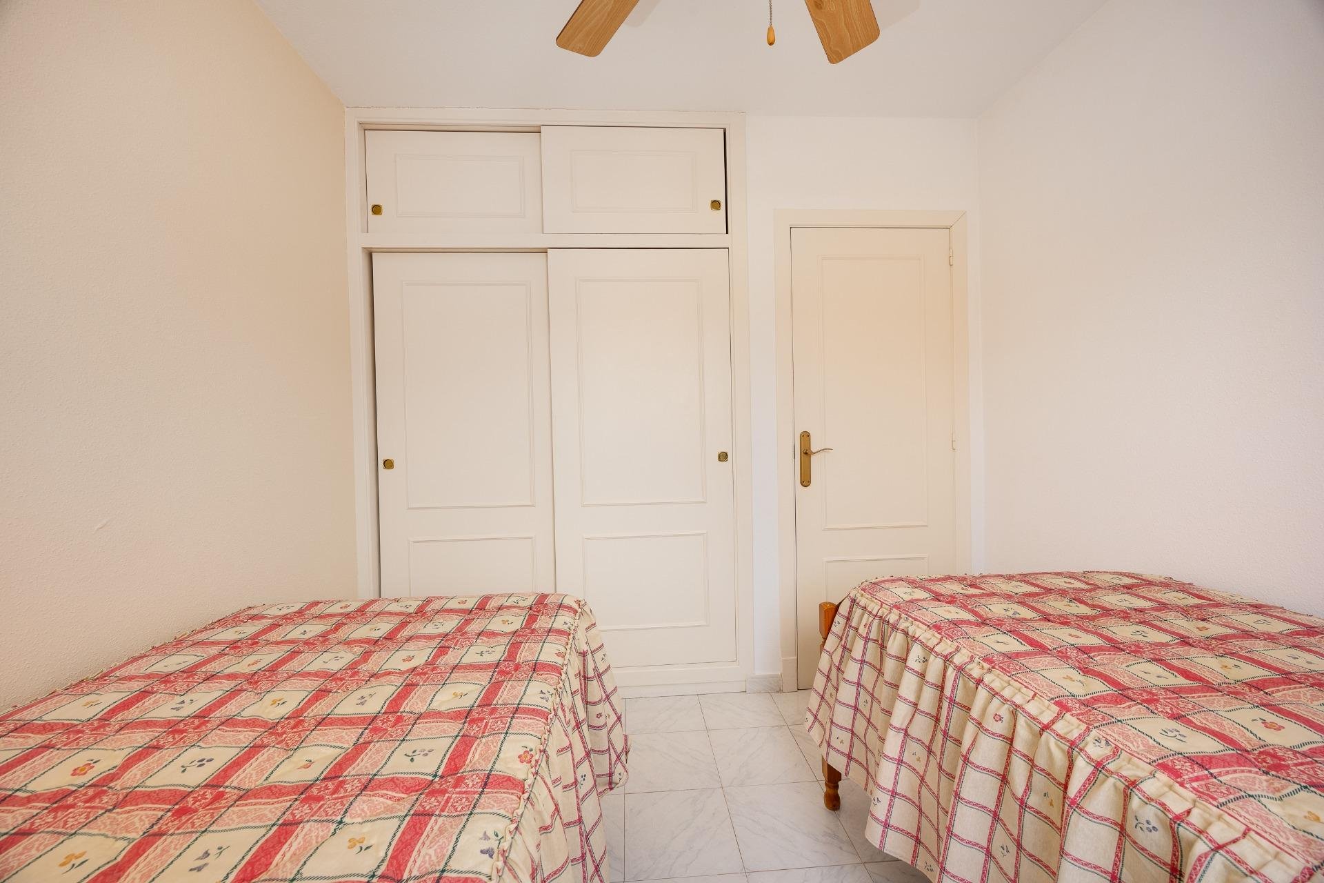 Resale - Villa -
Torrevieja - El Limonar