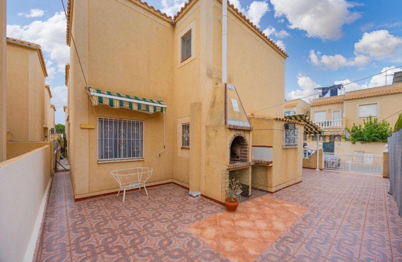 Resale - Villa -
Torrevieja - El Limonar