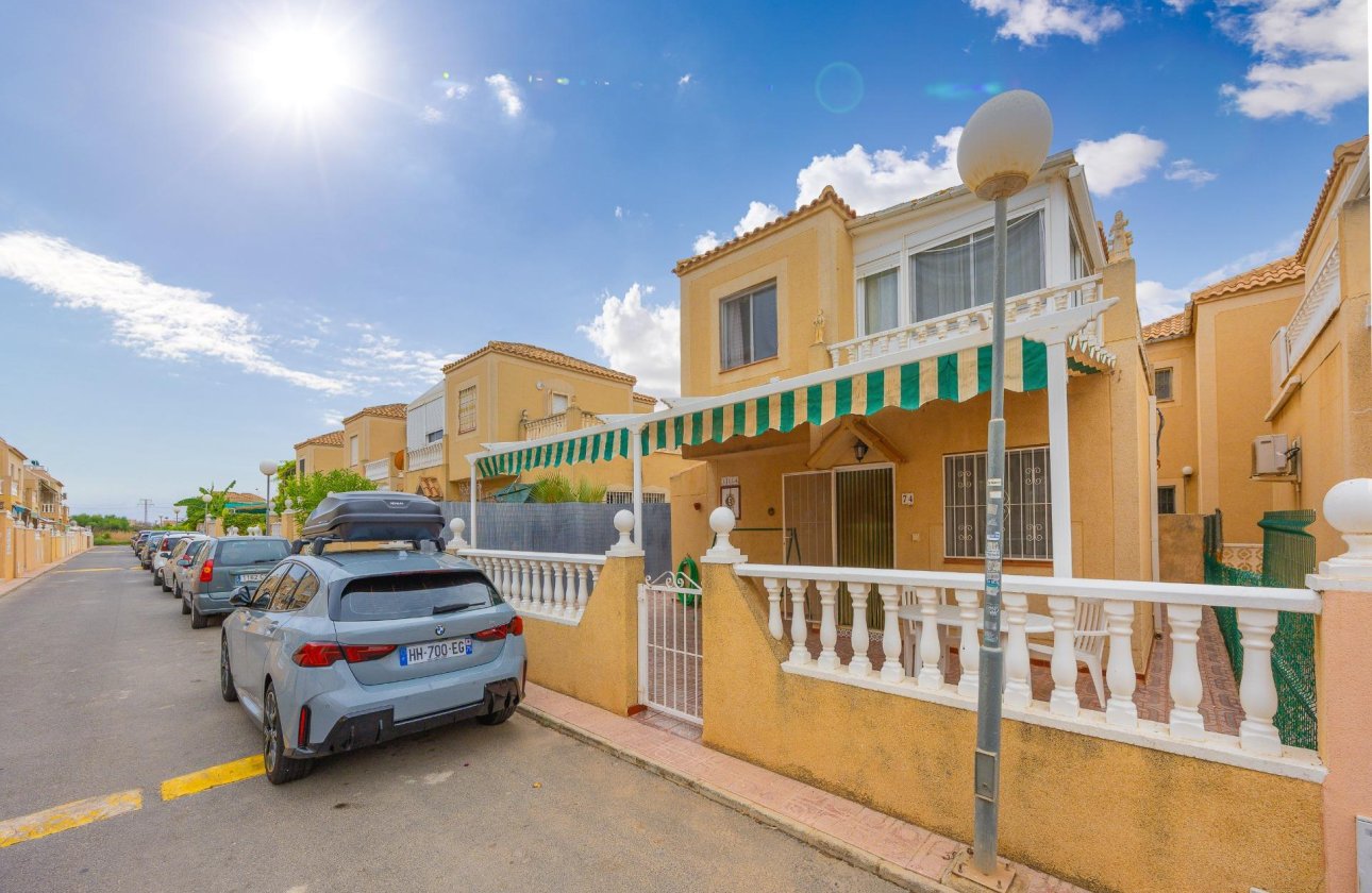 Resale - Villa -
Torrevieja - El Limonar