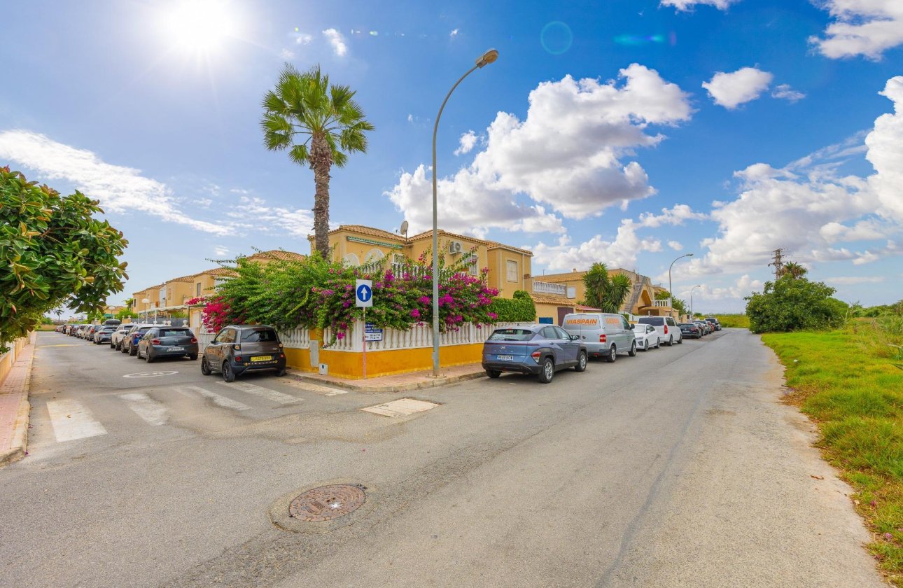 Resale - Villa -
Torrevieja - El Limonar