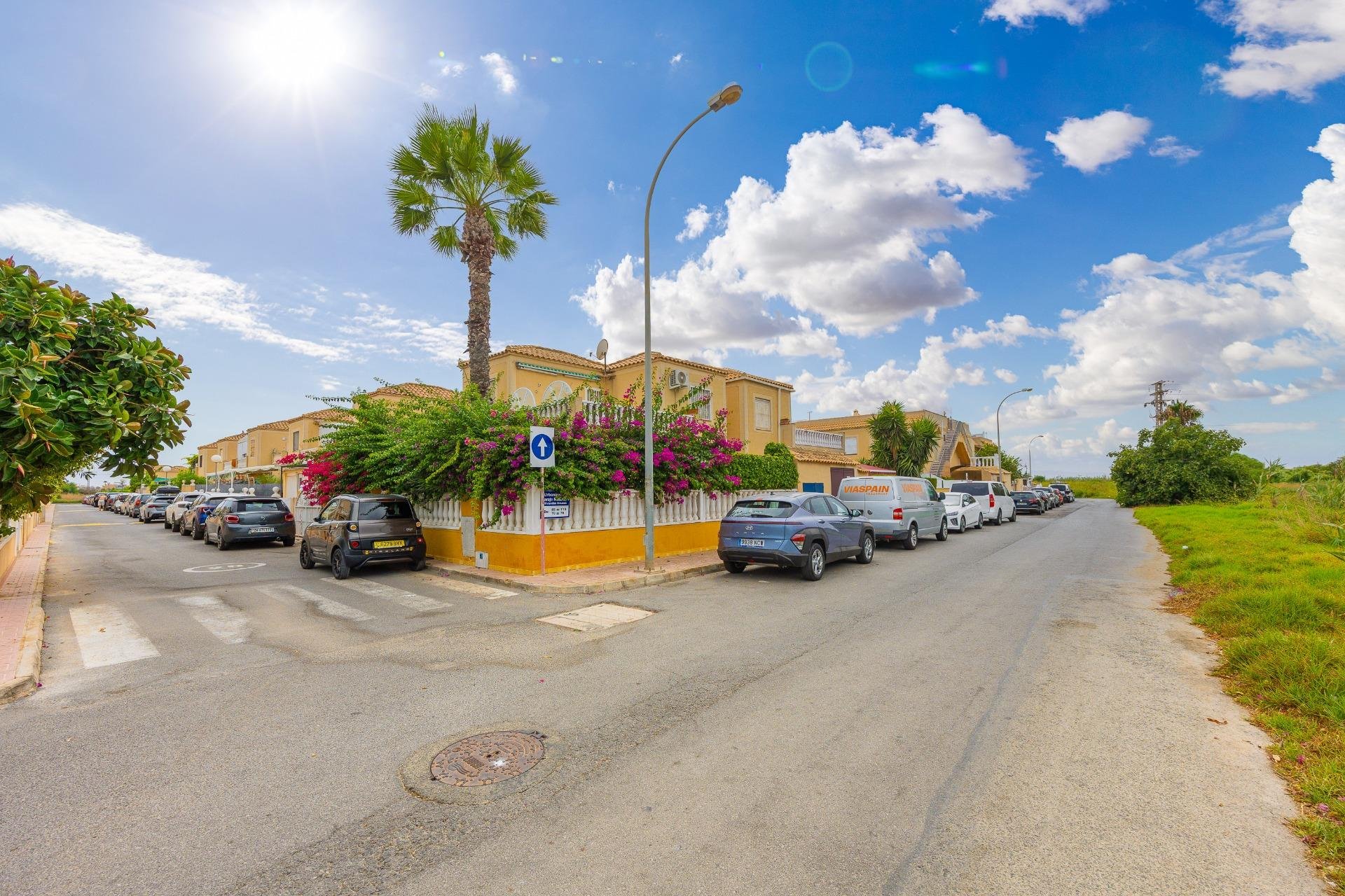 Resale - Villa -
Torrevieja - El Limonar