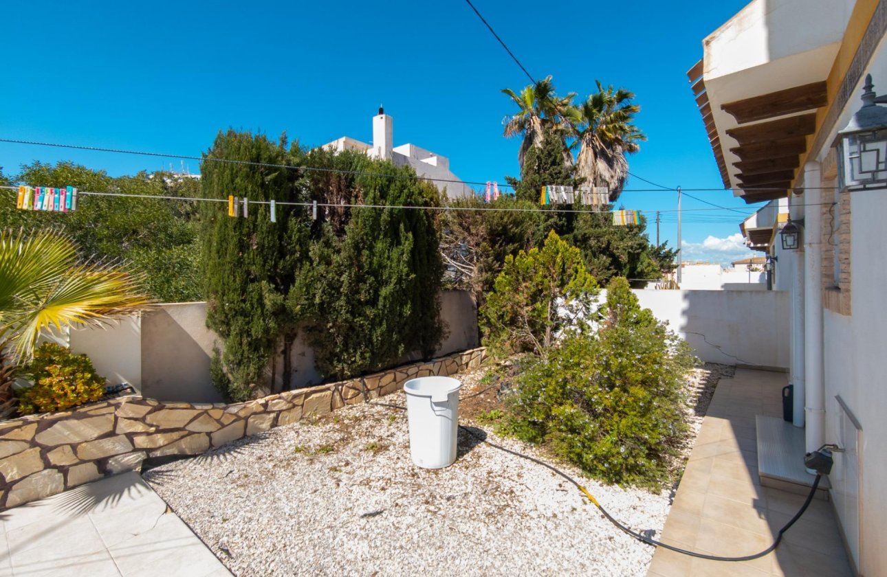 Resale - Villa -
Torrevieja - La Mata