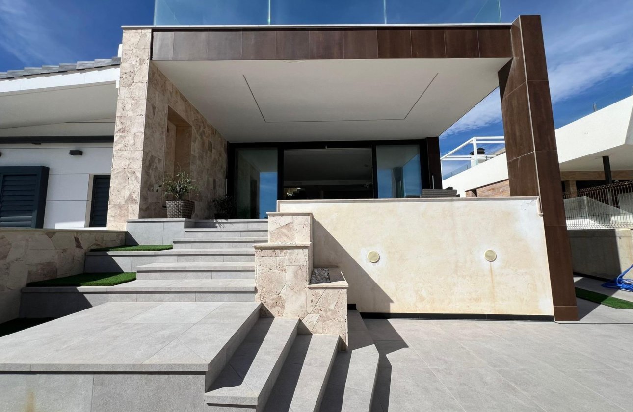 Resale - Villa -
Torrevieja - La Mata