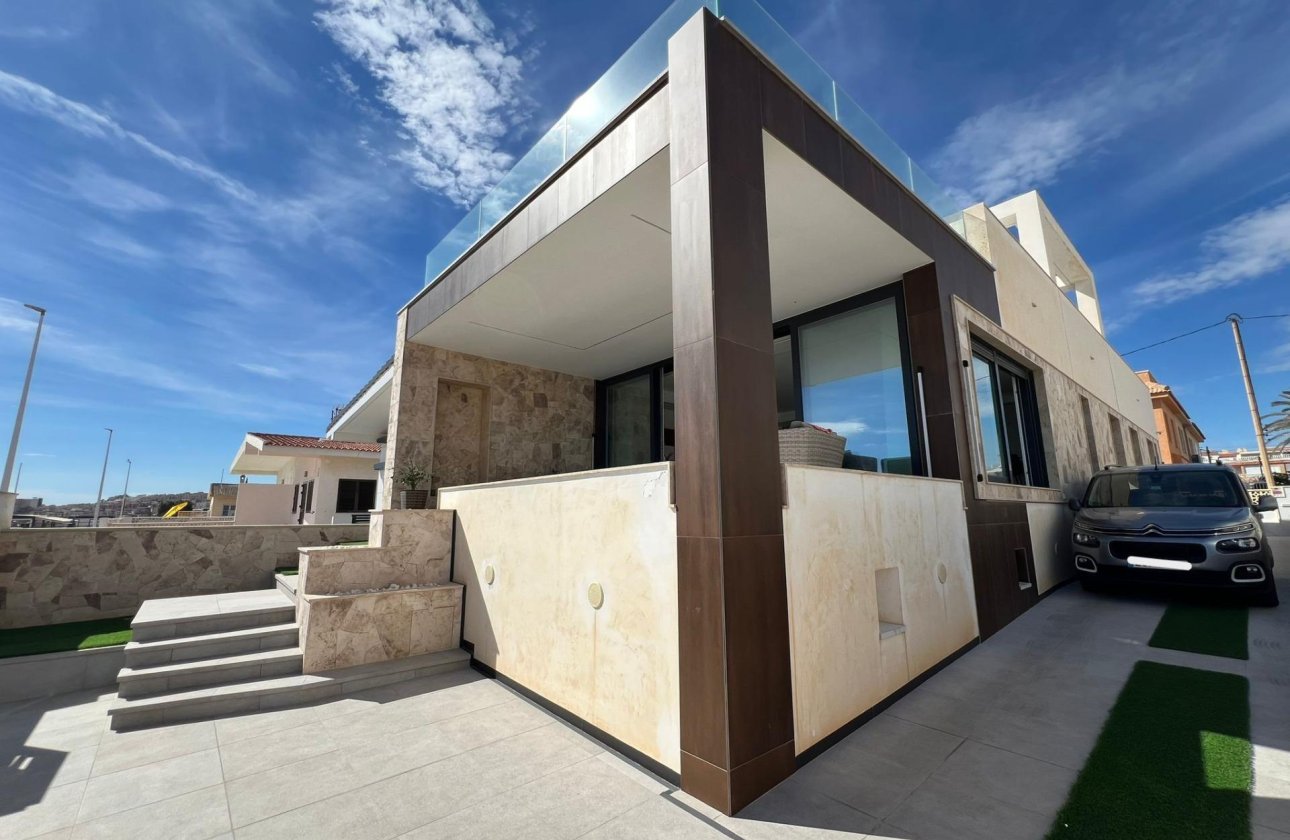 Resale - Villa -
Torrevieja - La Mata